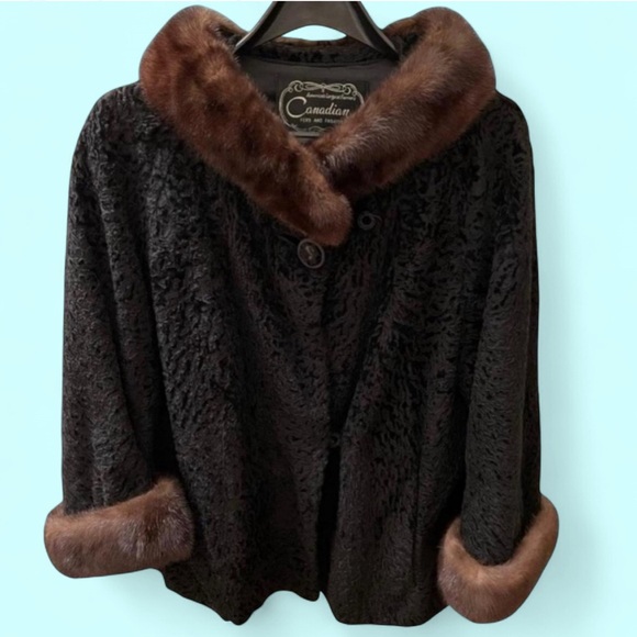 Vintage Jackets & Blazers - Darling Vtg 60’s Jackie O. Fur Swing Jacket (EUC)